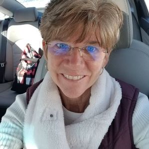 Meet your Posher, Debi